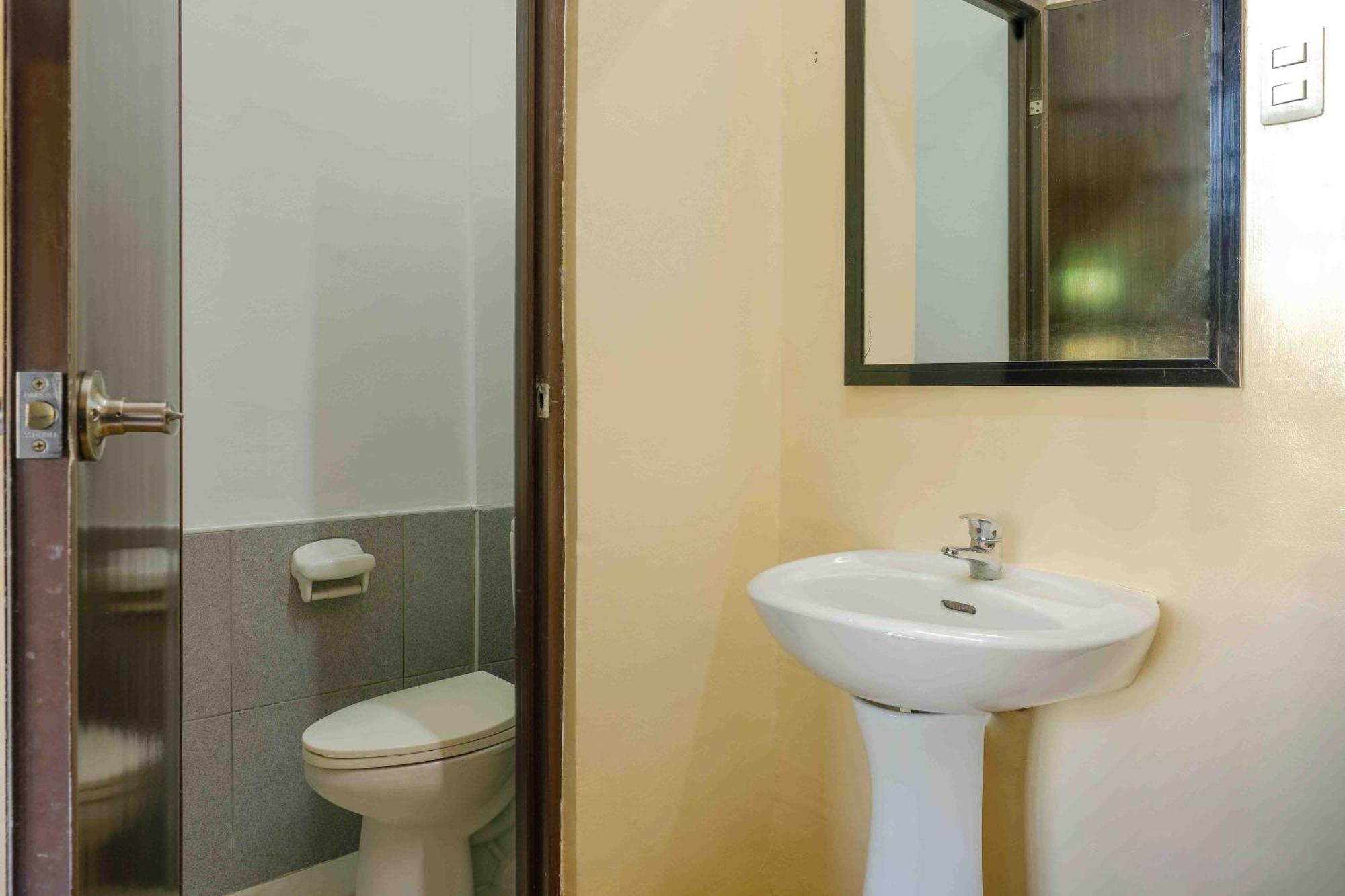 Monchere Dormitory Manila Luaran gambar